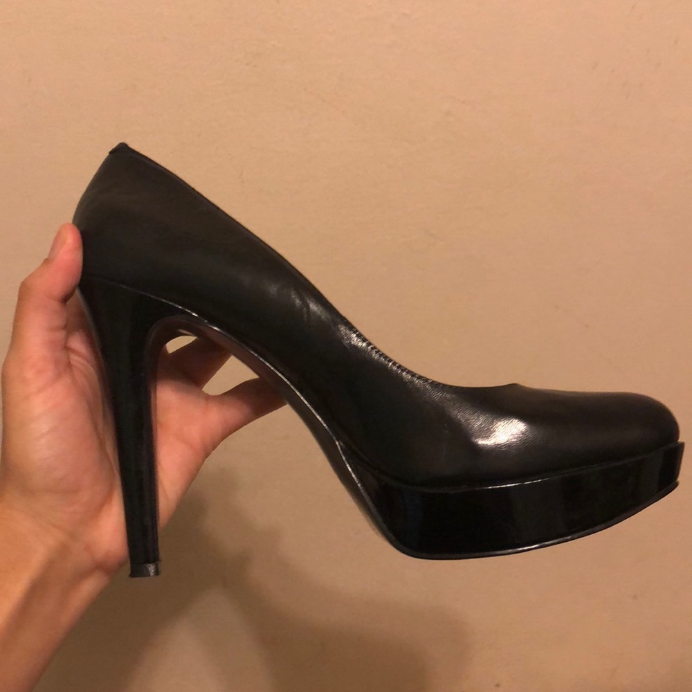 Nine West black pumps